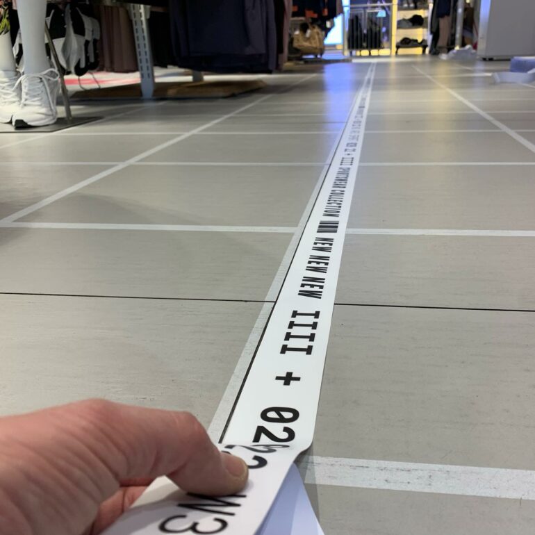 aplicacion-comercial-adhesivos-leon