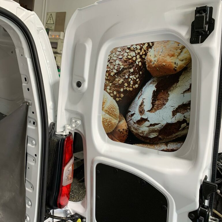 vehiculo-comercial-adhesivos-leon